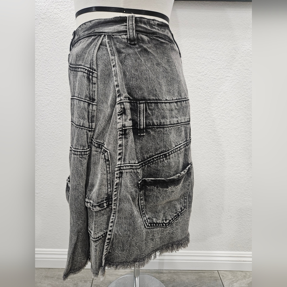 Boutique Layered Denim Shorts - Picture 4 of 10